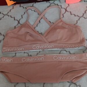 CALVIN KLEIN SET L/M